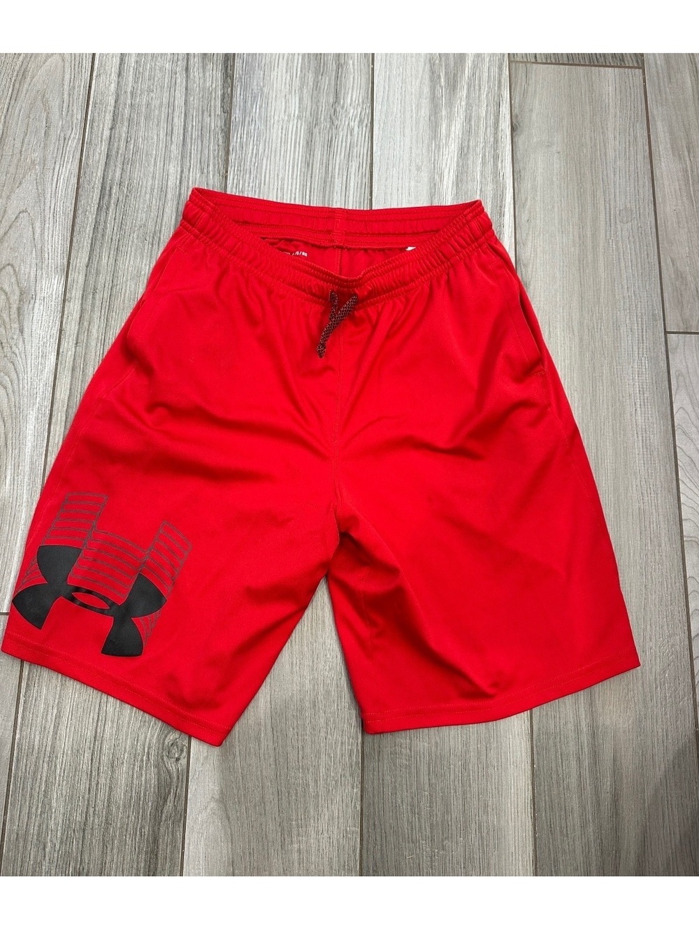 Under Armour yourg Red Athletic HeatGear Shorts XXL